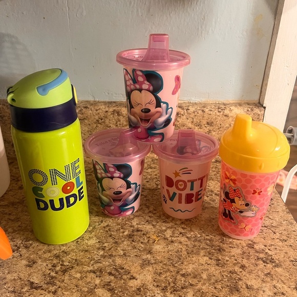 Disney Minnie and Mickey Kids Drinkware Set - Pink and Green
 SIPs new - Picture 1 of 1